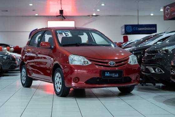 TOYOTA ETIOS 1.3 XS 16V FLEX 4P MANUAL TOYOTA ETIOS 1.3 XS 16V FLEX 4P MANUAL